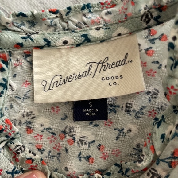 Universal Thread/ Target Floral Flower shirt - Picture 4 of 4